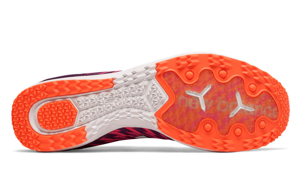 Marathon Sports Women's New Balance XC 700 V5 Flat
