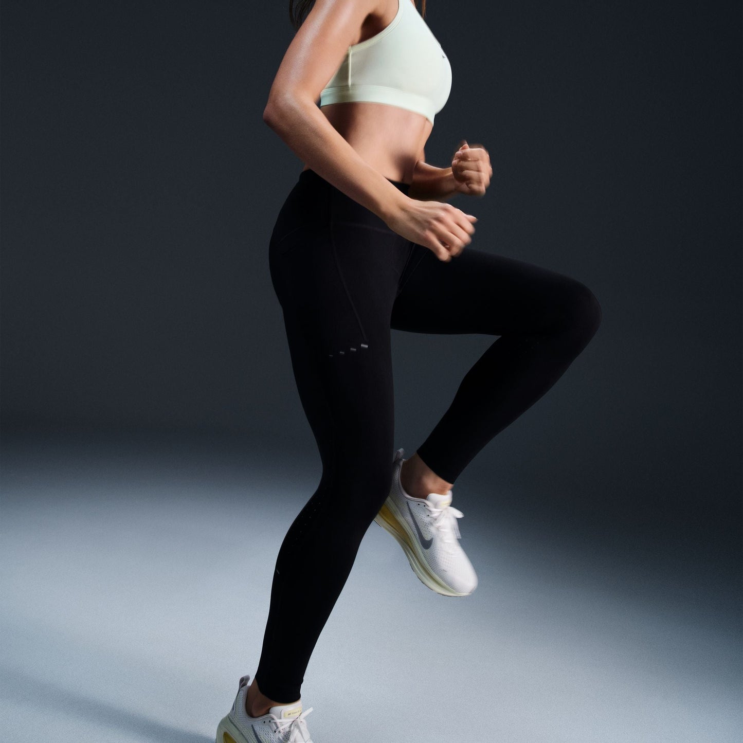 Marathon Sports Nike Women's Swift High-Waisted 7/8 Running Tights