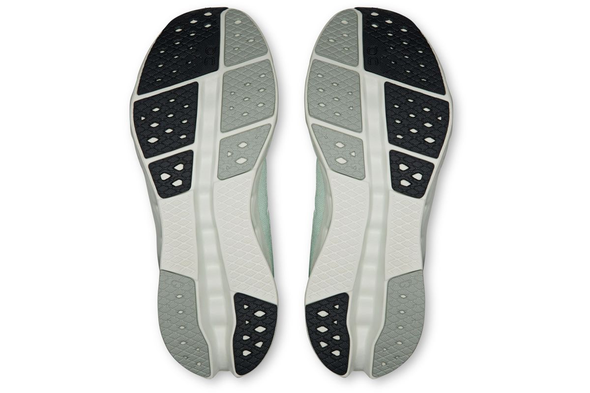 Marathon Sports On Running Women's Cloudsurfer 2
