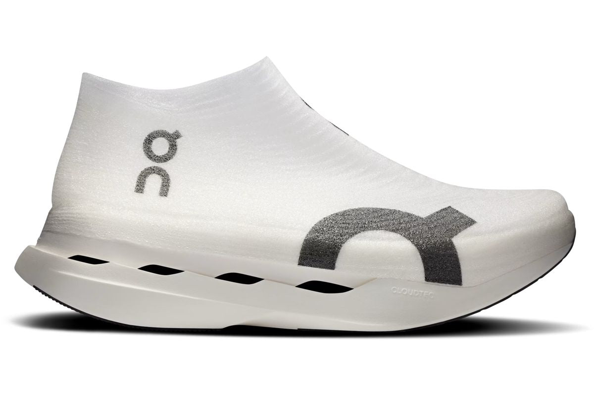 Marathon Sports On Running Unisex LightSpray Cloudboom Strike