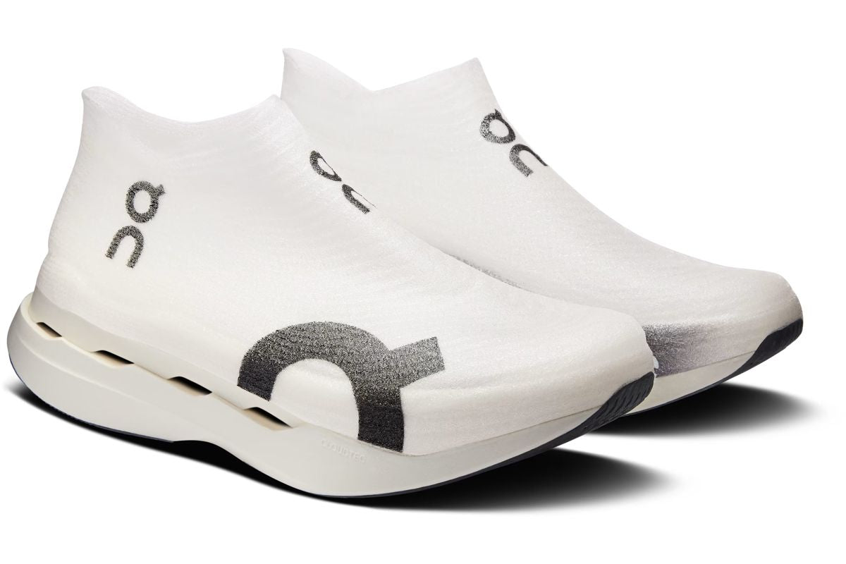 Marathon Sports On Running Unisex LightSpray Cloudboom Strike