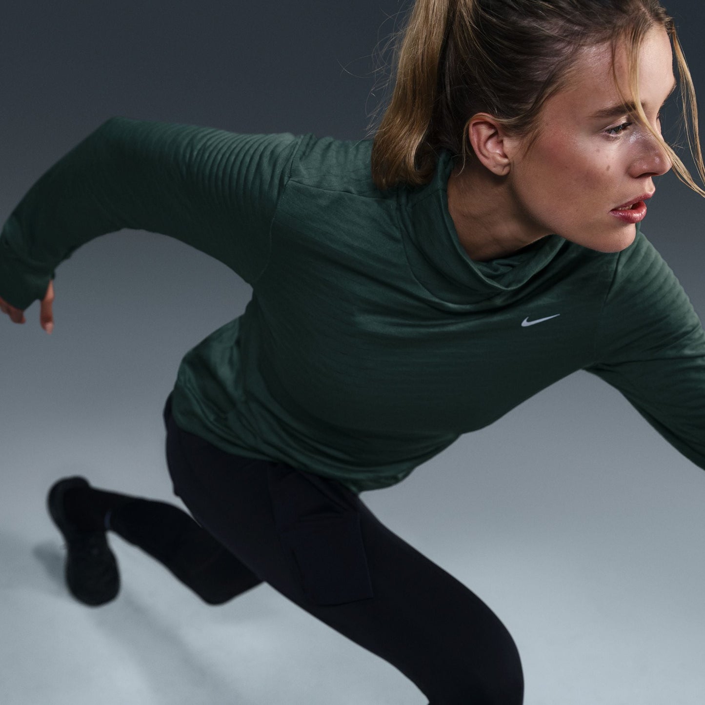 Marathon Sports Nike Women's Therma-FIT Swift Element Turtleneck