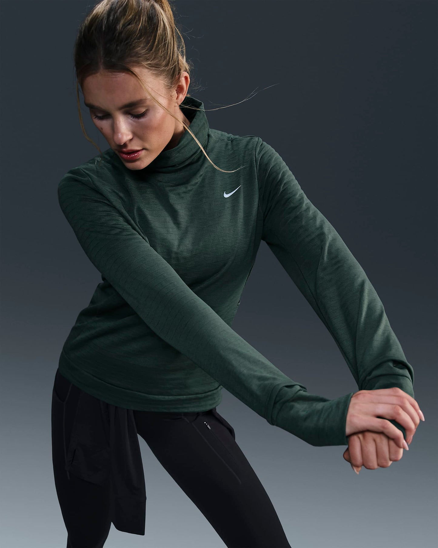 Marathon Sports Nike Women's Therma-FIT Swift Element Turtleneck
