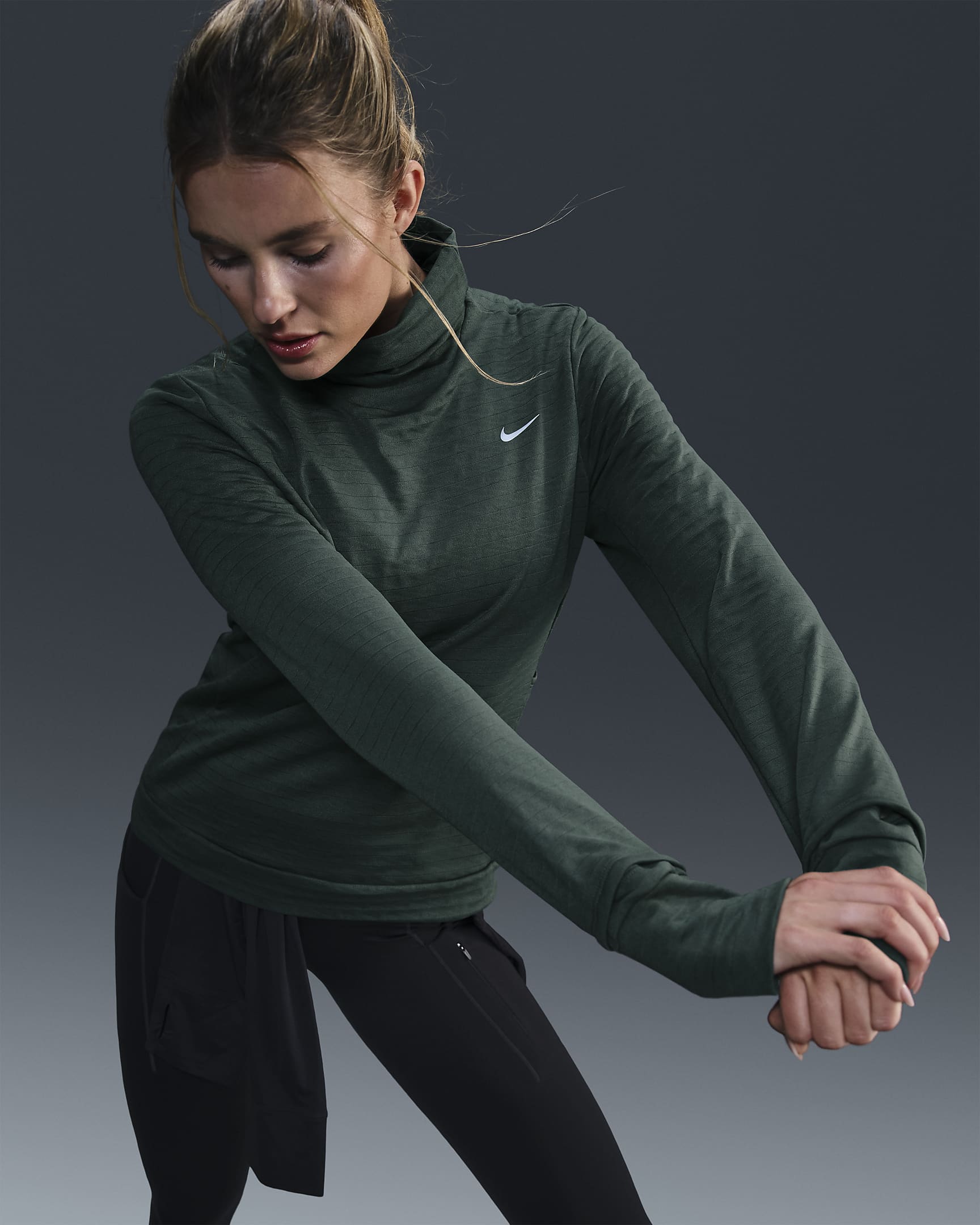 Marathon Sports Nike Women's Therma-FIT Swift Element Turtleneck