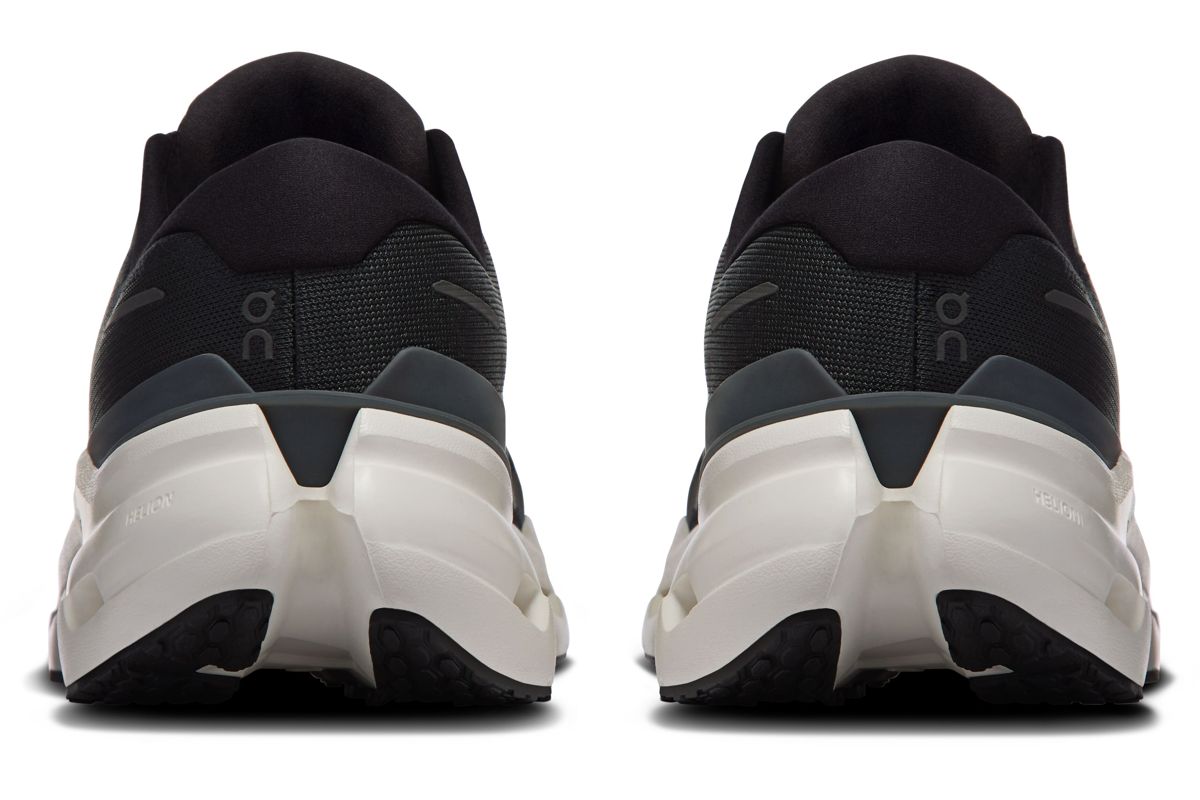 Marathon Sports On Running Men's Cloudrunner 3